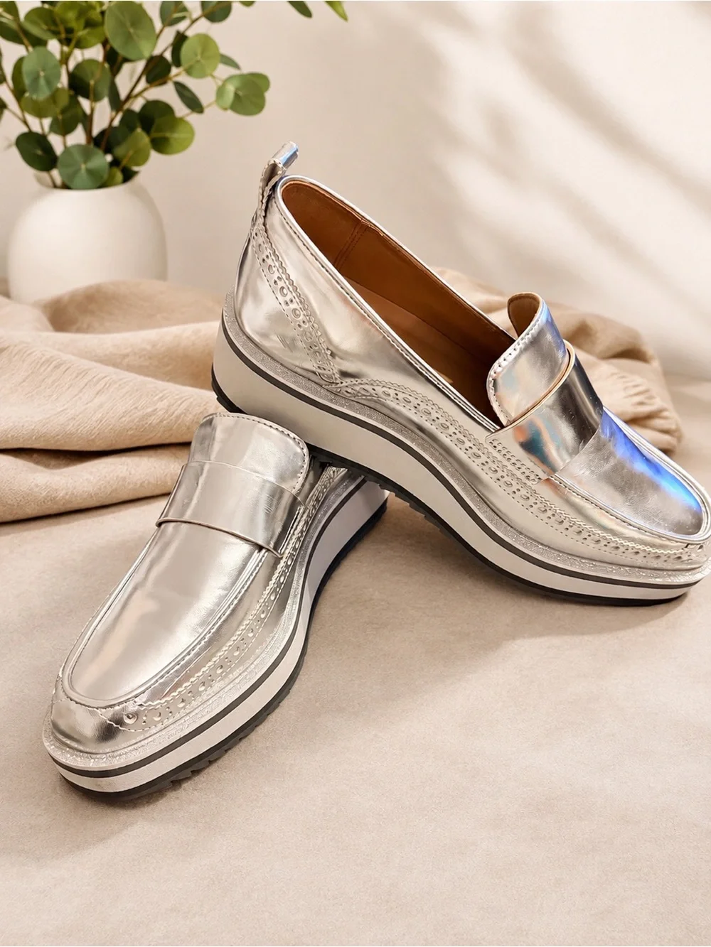 Johnston & Murphy Gracelyn Venetian Silver Metallic Platform Loafers Size 8.5